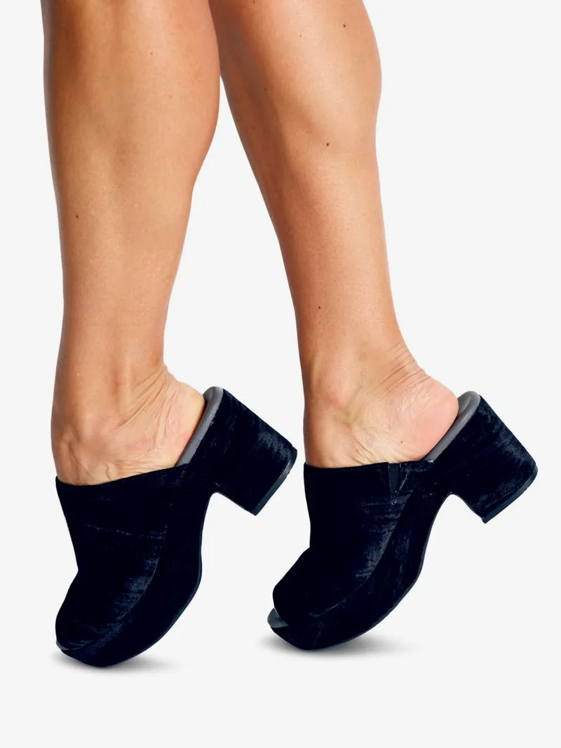 Chocolat Blu Gordie Clog - Navy Velvet