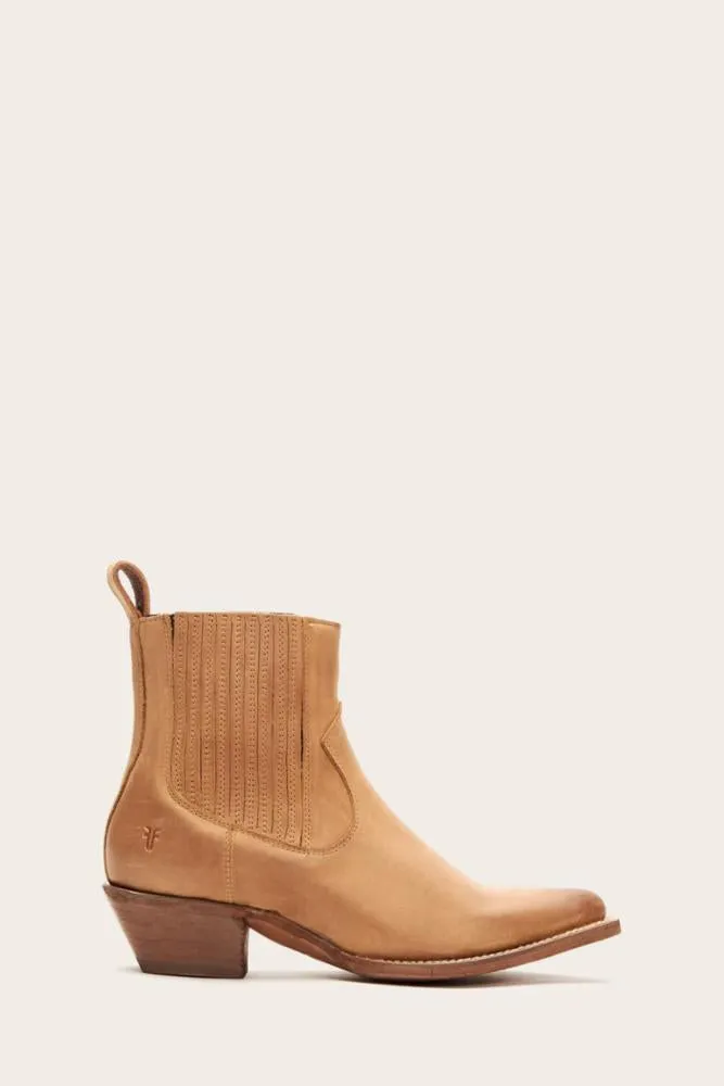Frye  Women's 70573 Sacha Chelsea Brown M