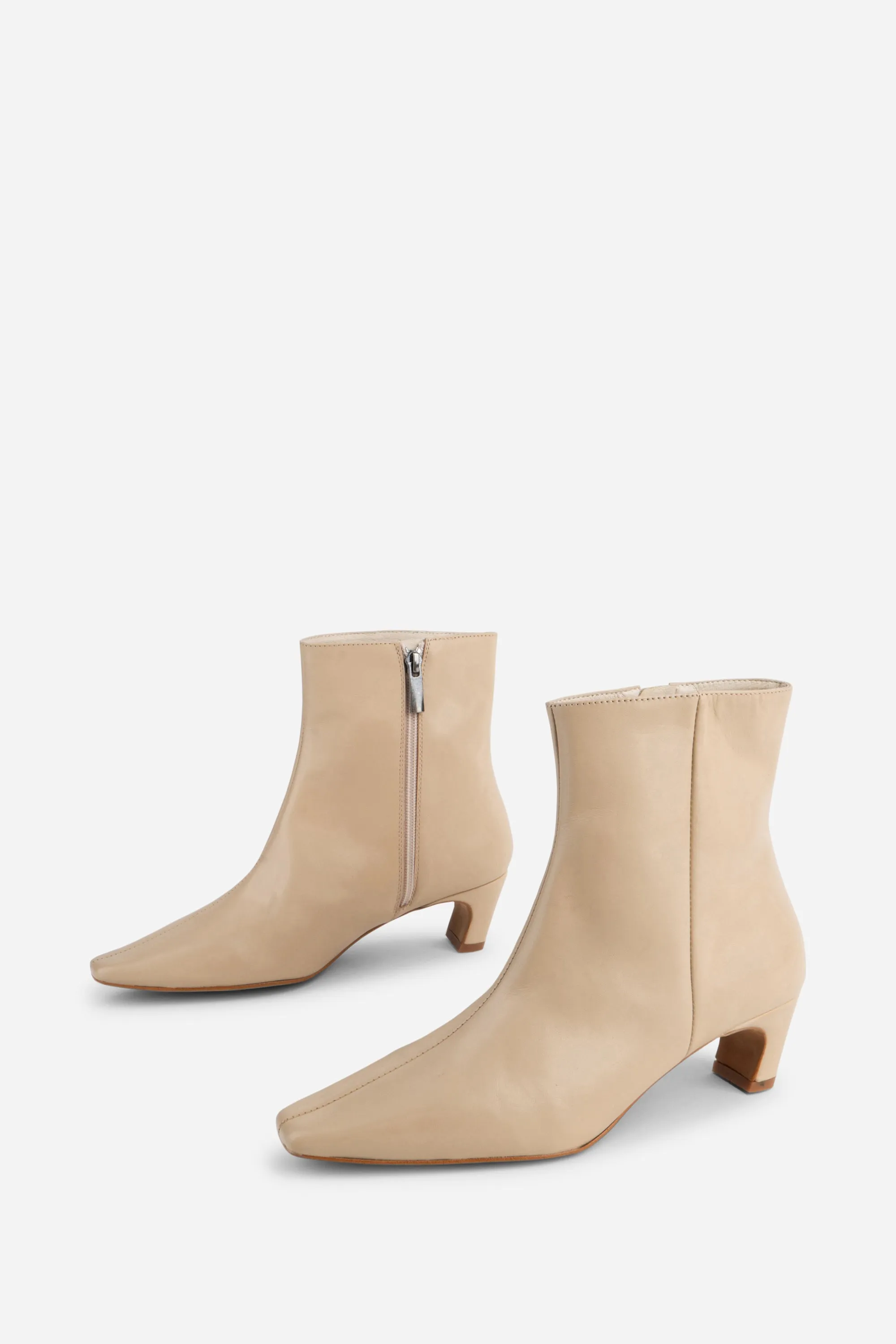 LEXI KITTEN HEEL ANKLE BOOT