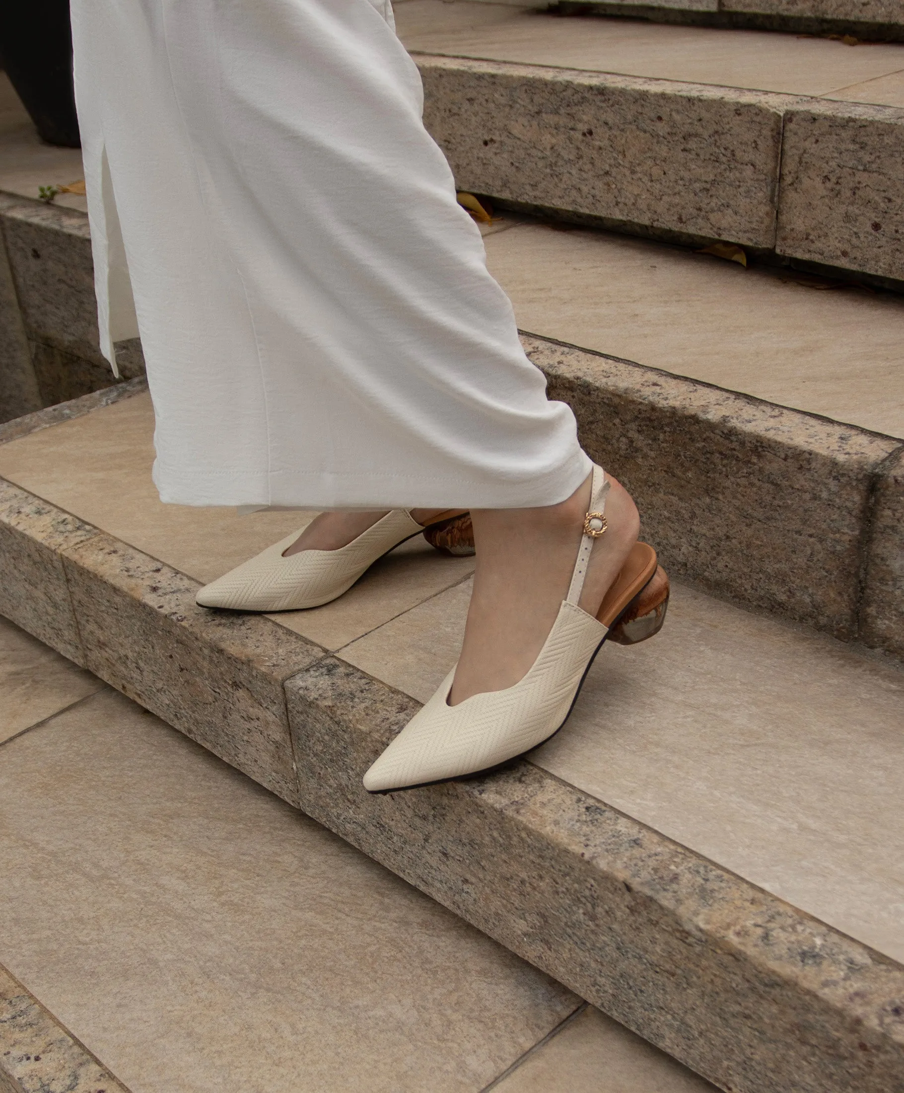 Wavy Fringe Ground Heels